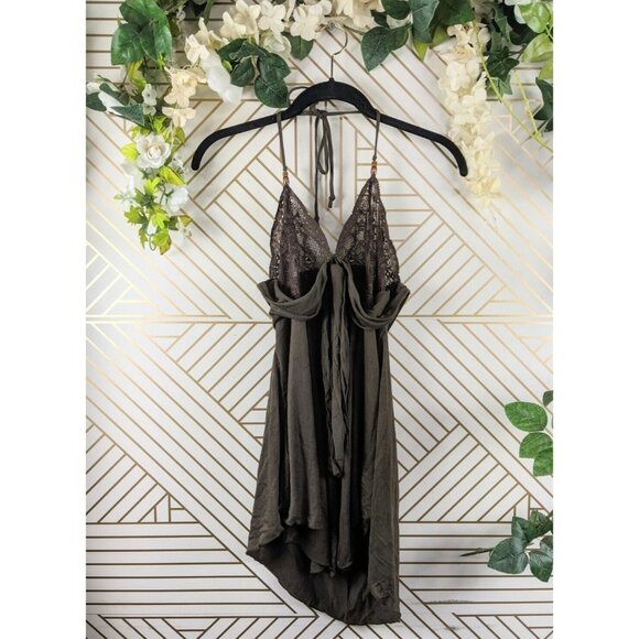 Guess Halter Style Top Tie Flowy Size Medium NEW open back - Picture 1 of 8